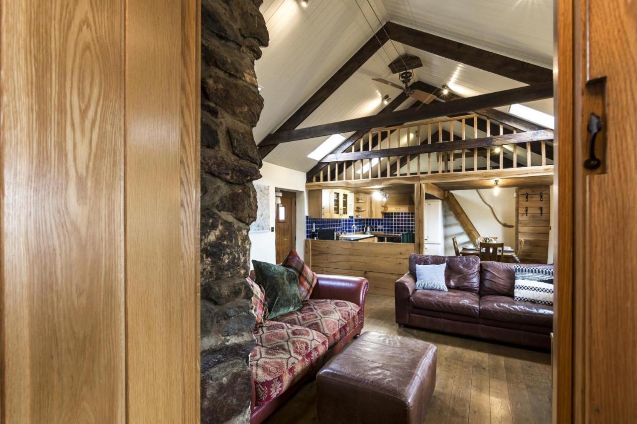 Foxglove - Luxurious Barn Conversion - Blossom Farm Johnston Exterior photo
