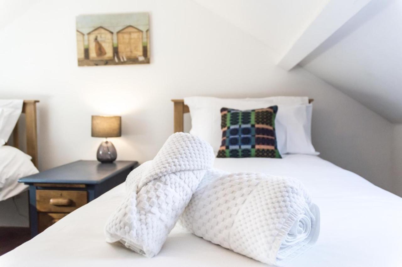 Foxglove - Luxurious Barn Conversion - Blossom Farm Johnston Exterior photo